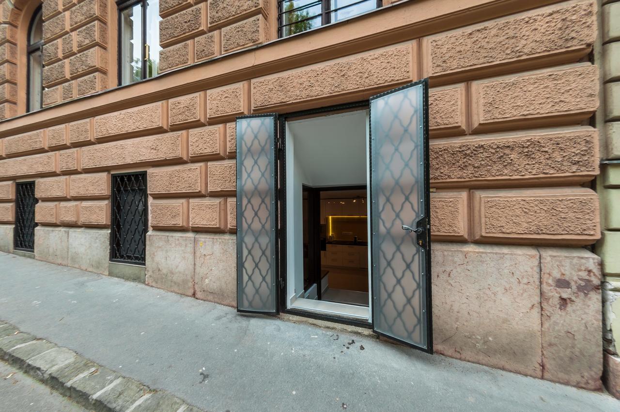 Castle Апартаменти *
